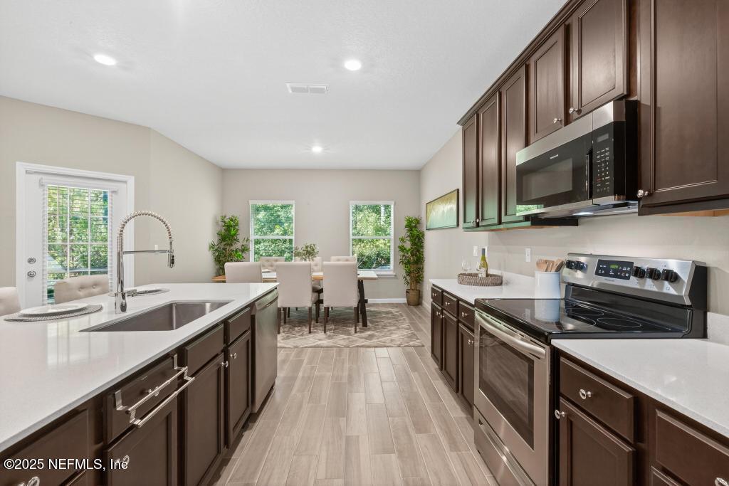 12156 BLOCKHOUSE CREEK Court