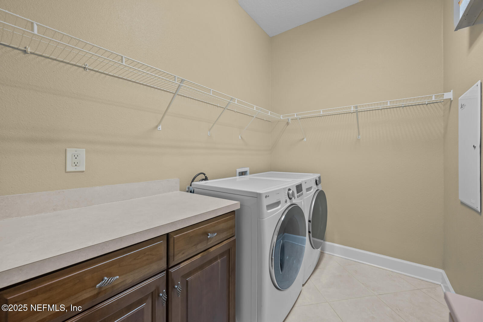 13846 ATLANTIC Boulevard, 806