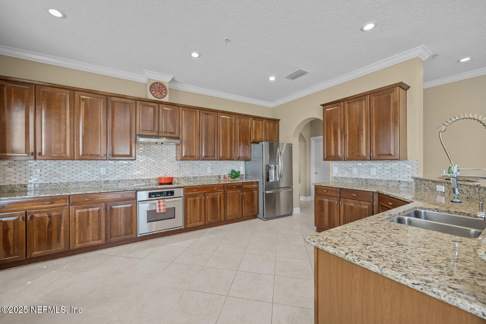 13846 ATLANTIC Boulevard, 806