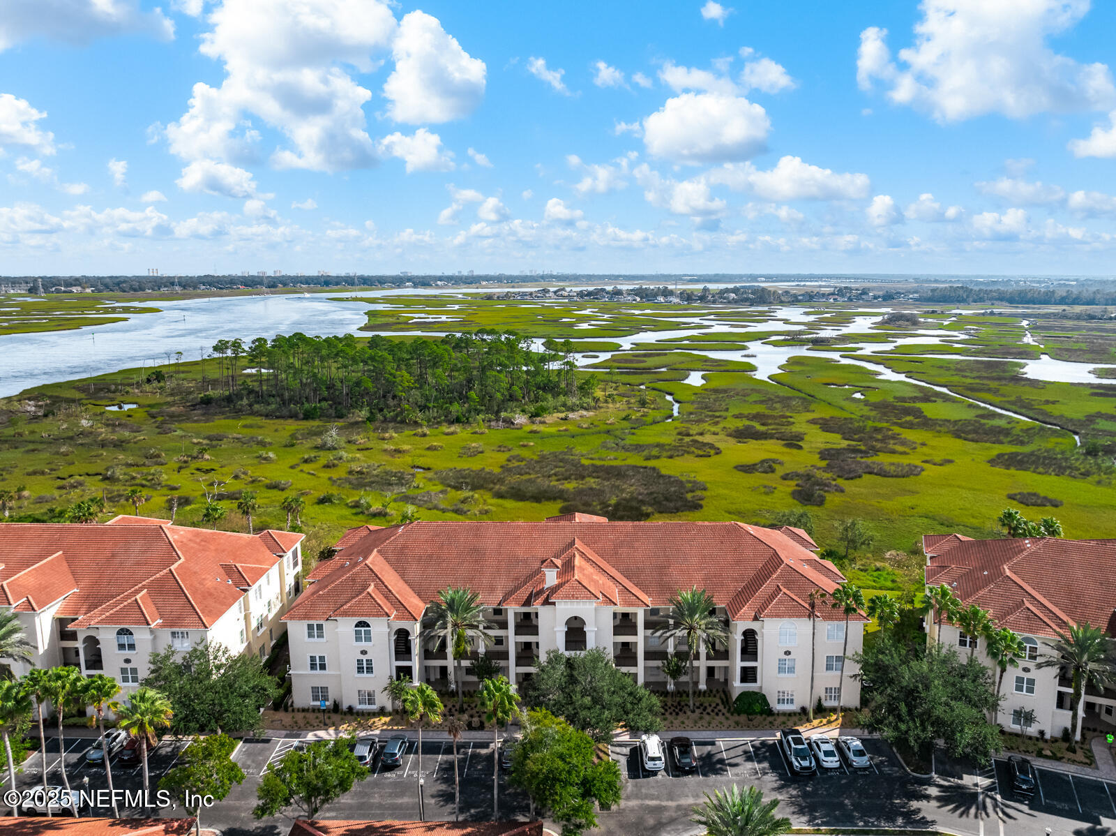 13846 ATLANTIC Boulevard, 806