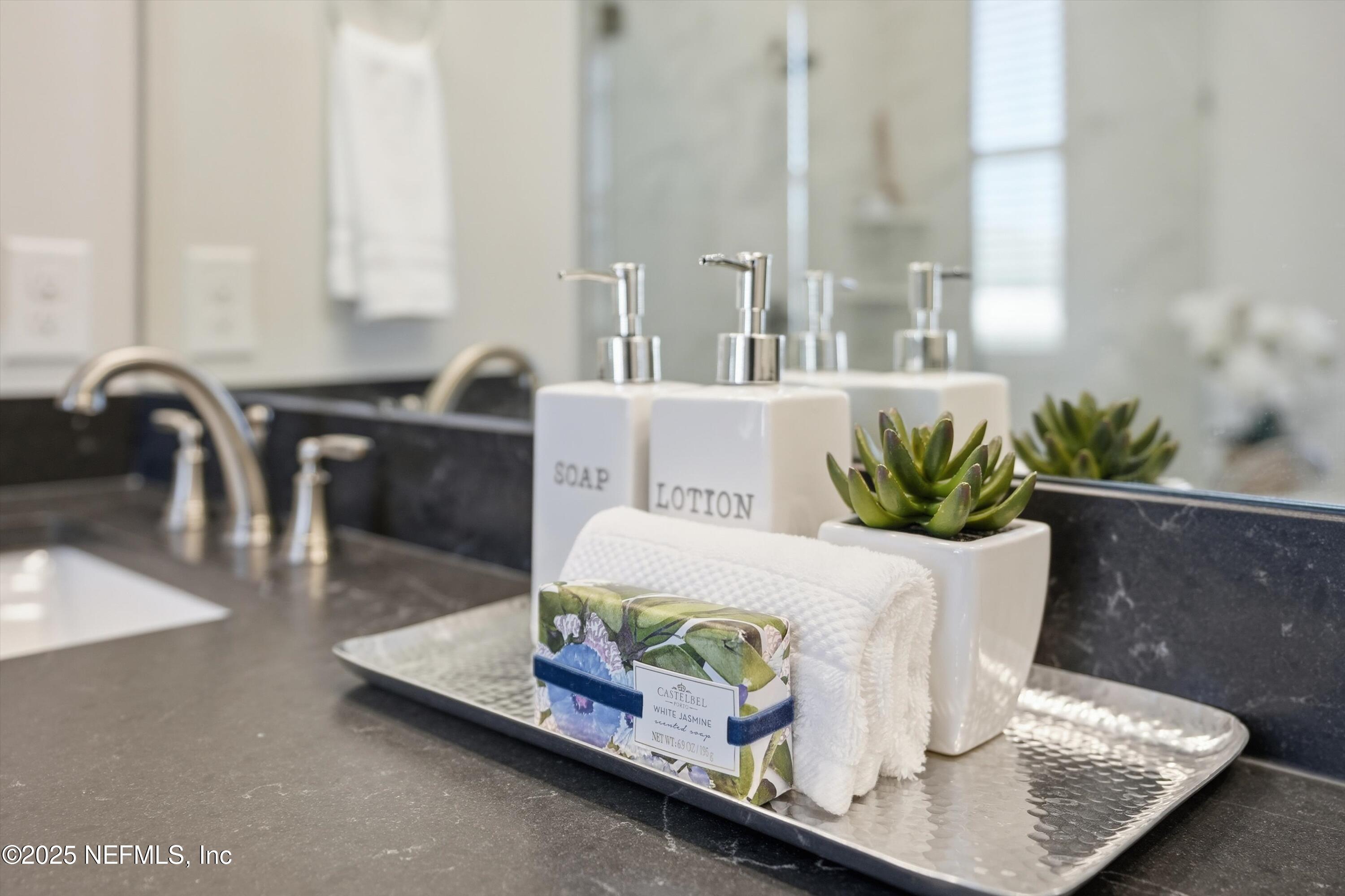 62 COUNTRY FERN Drive