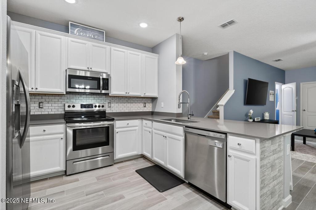 1105 BEACH DUNE Drive