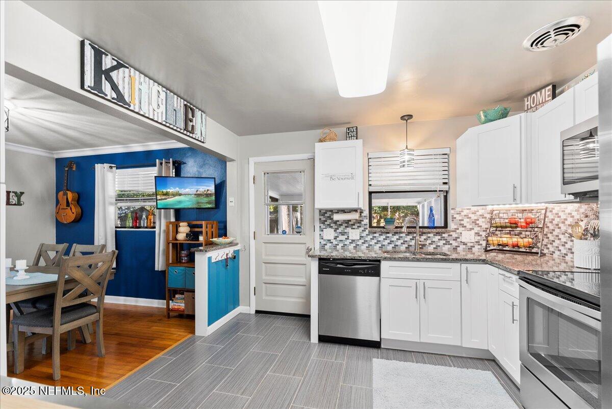 3770 HASLETT Drive E