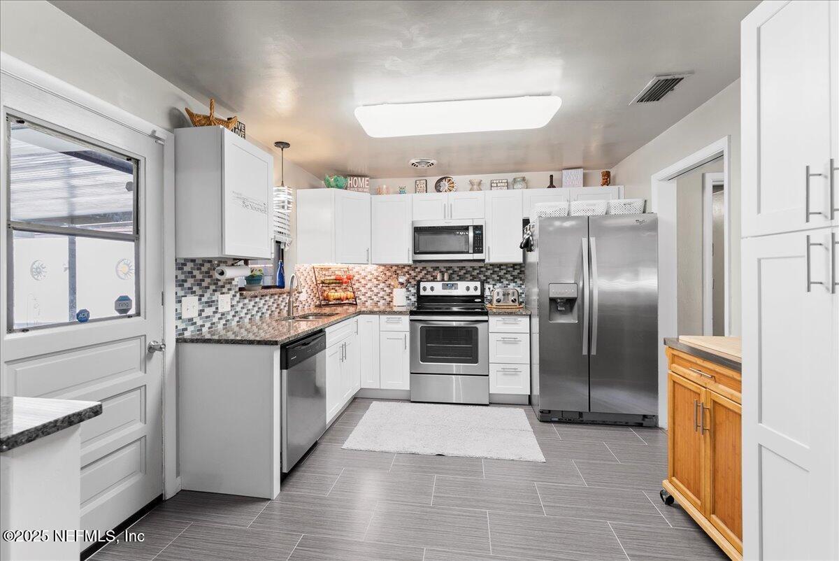 3770 HASLETT Drive E