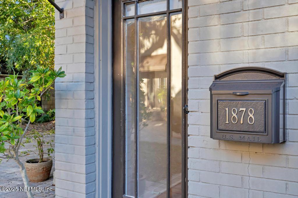 1880 EDGEWOOD Avenue S