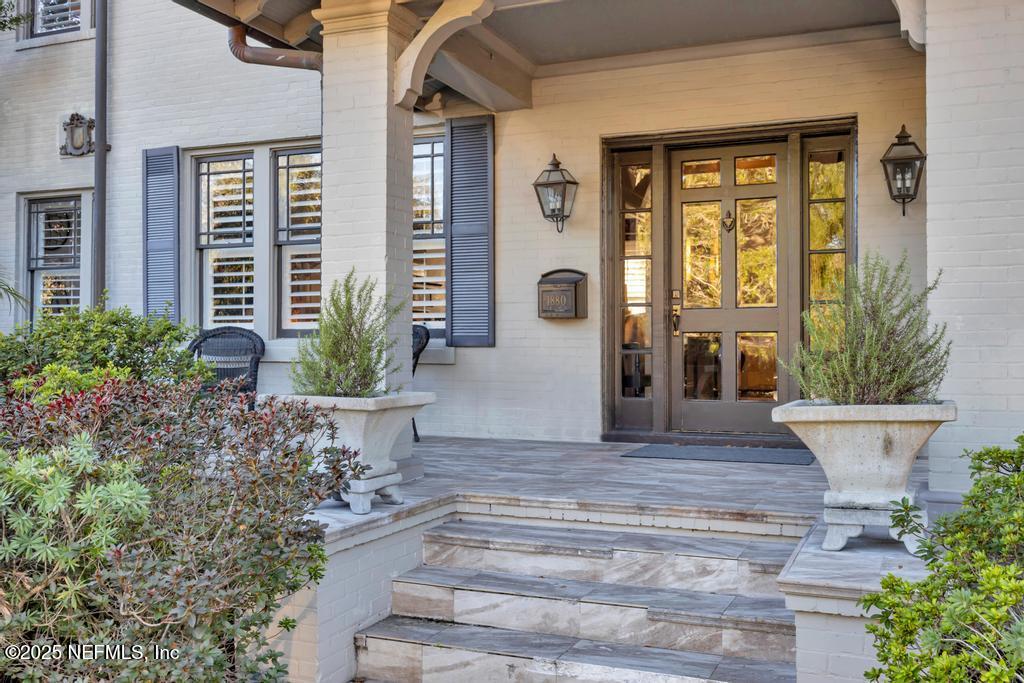 1880 EDGEWOOD Avenue S