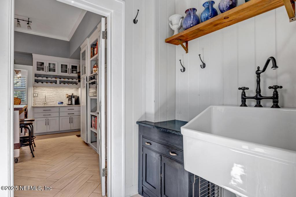 1880 EDGEWOOD Avenue S