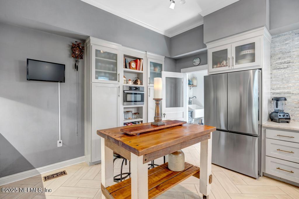 1880 EDGEWOOD Avenue S