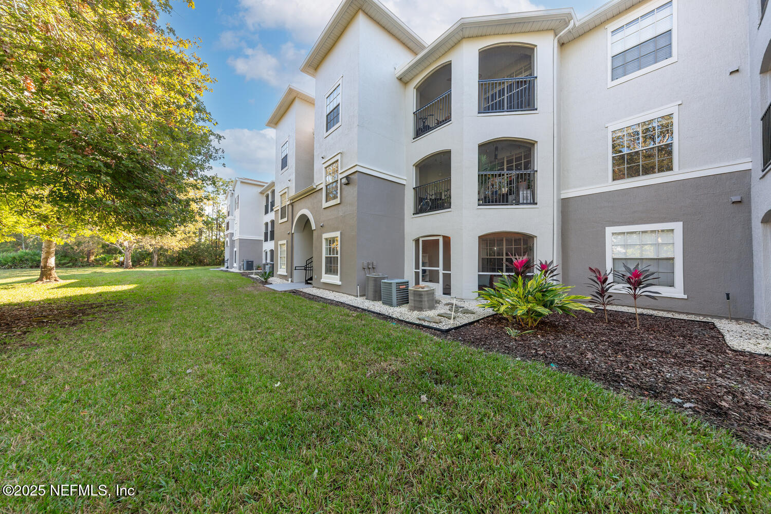 3591 KERNAN Boulevard S 807