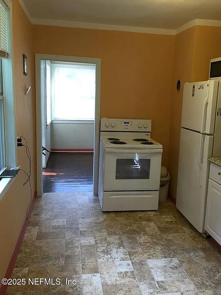 3335 COLUMBUS Avenue