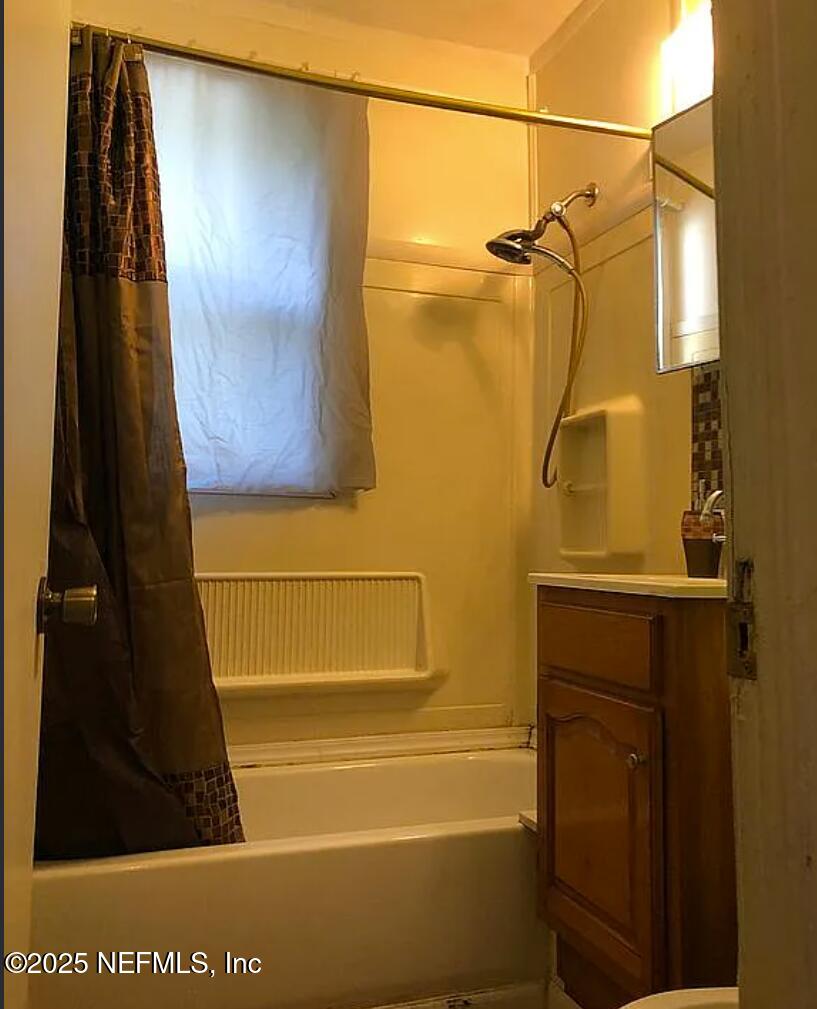 3335 COLUMBUS Avenue