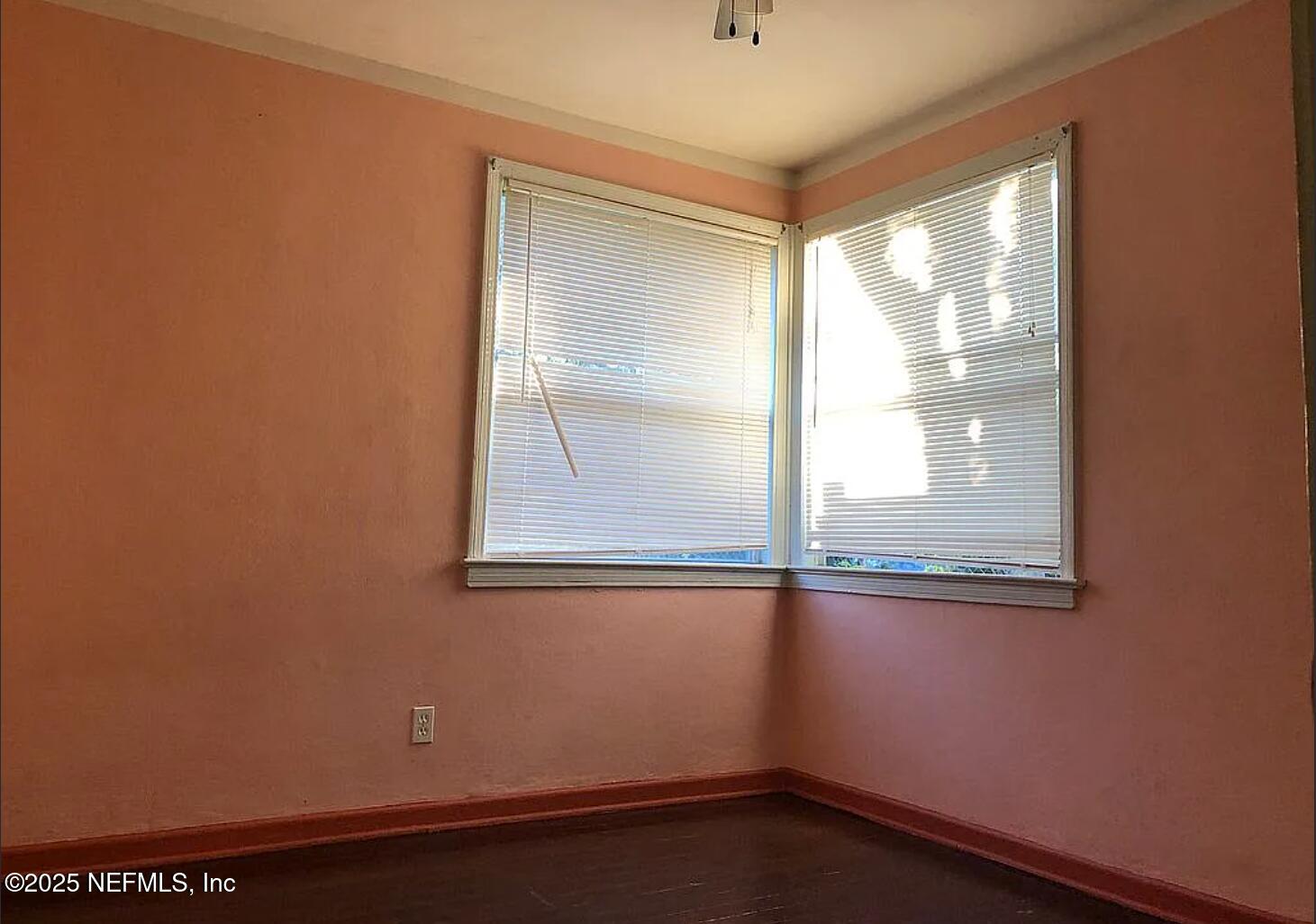 3335 COLUMBUS Avenue