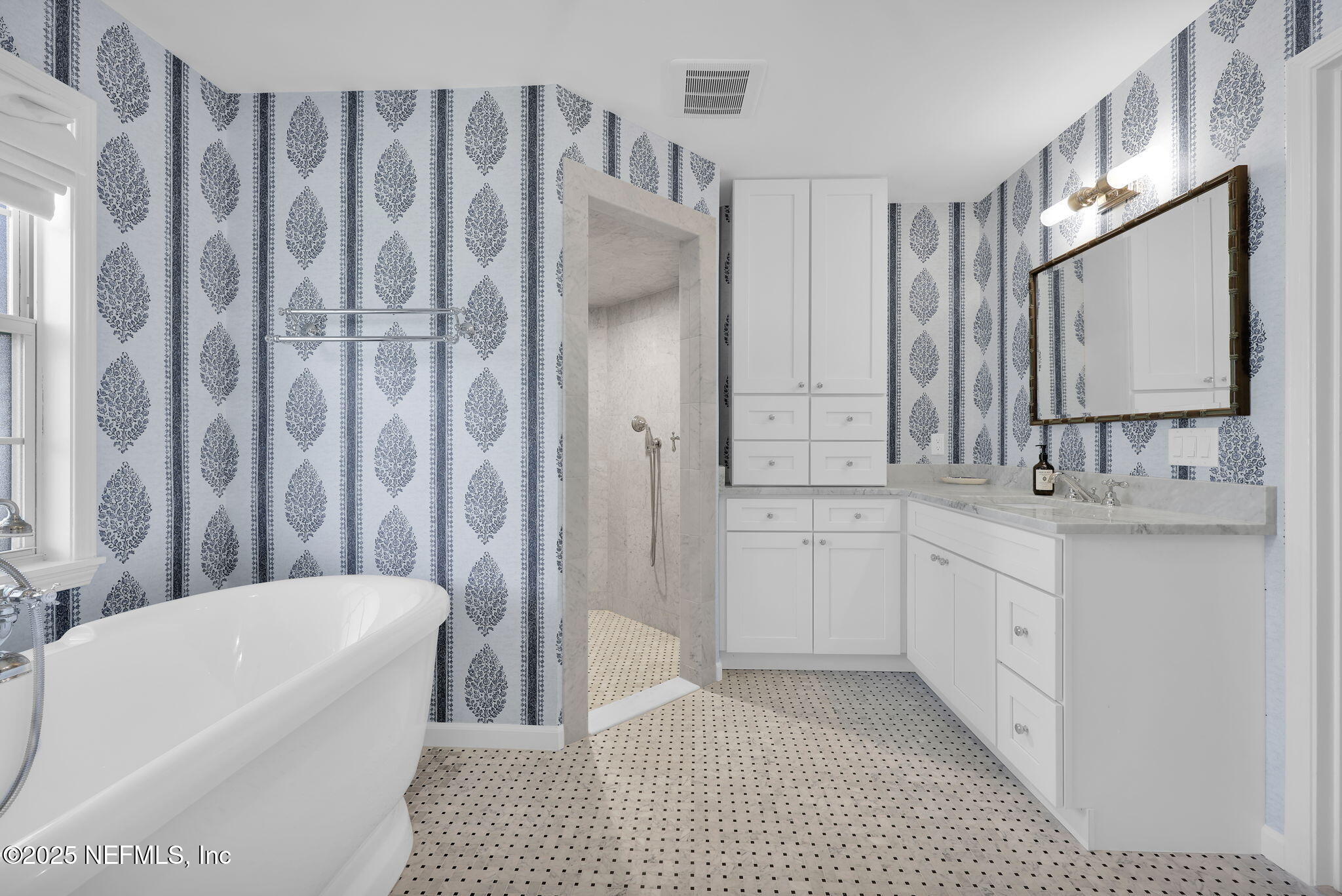 101 ROYAL LAGOON Court