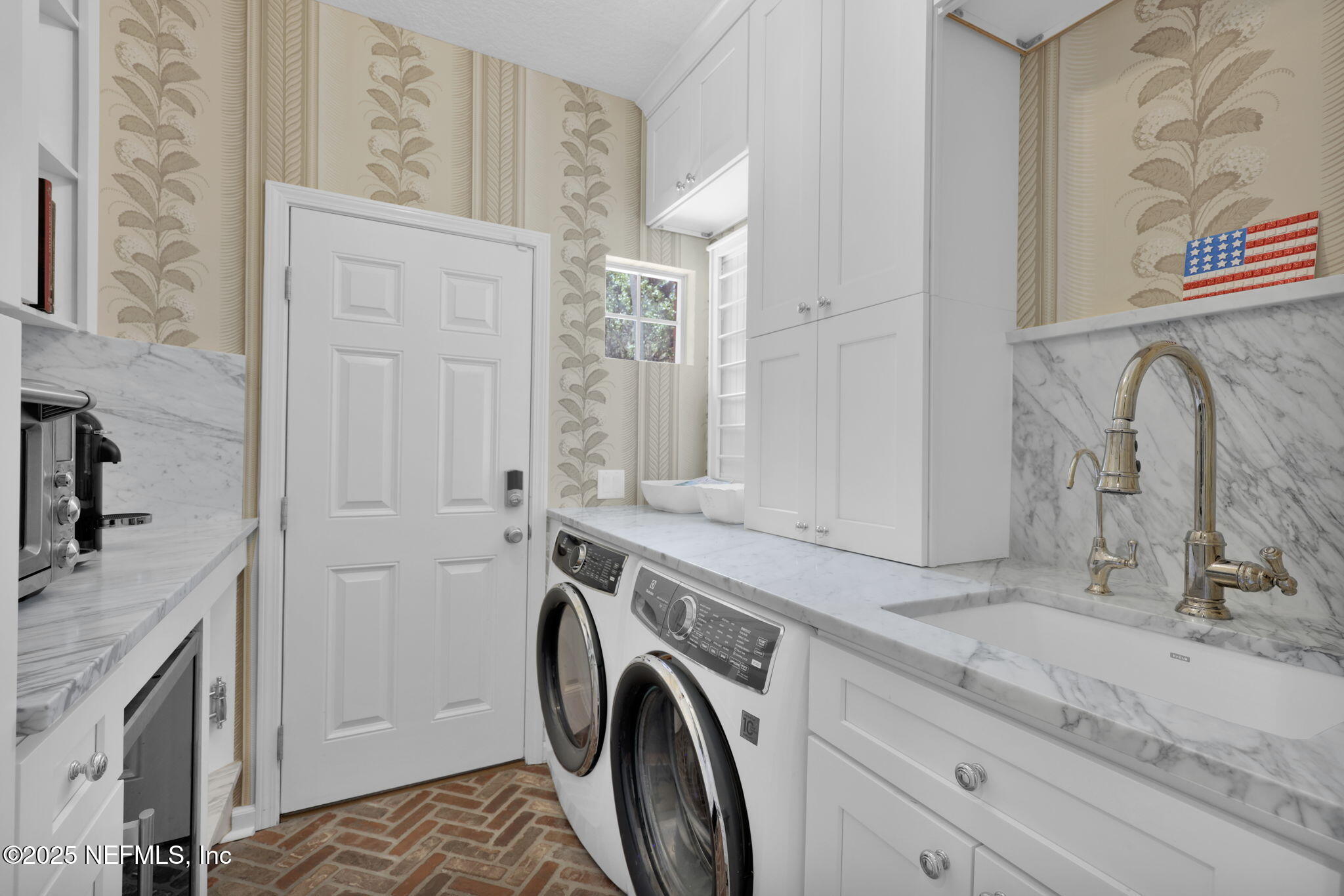 101 ROYAL LAGOON Court