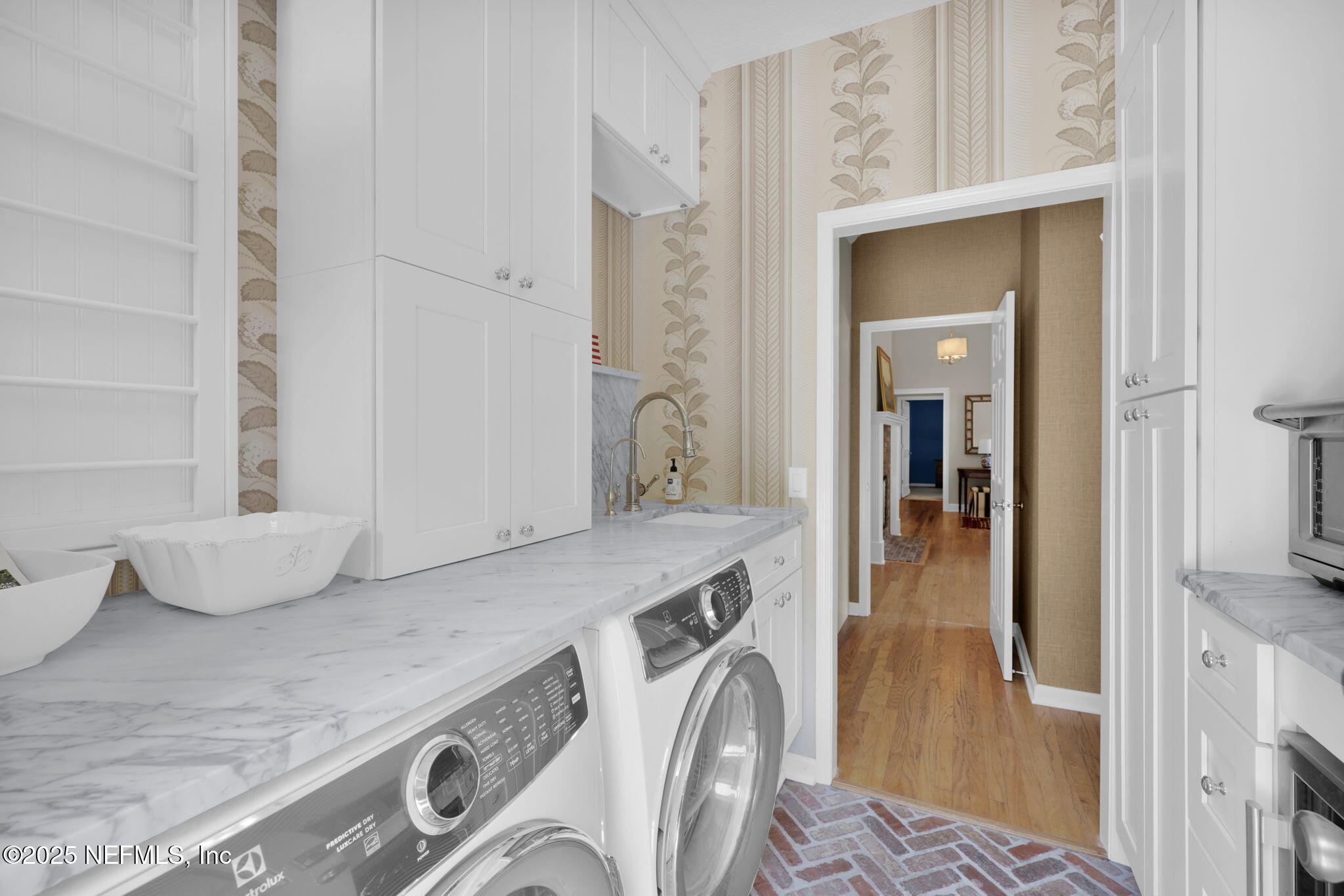 101 ROYAL LAGOON Court