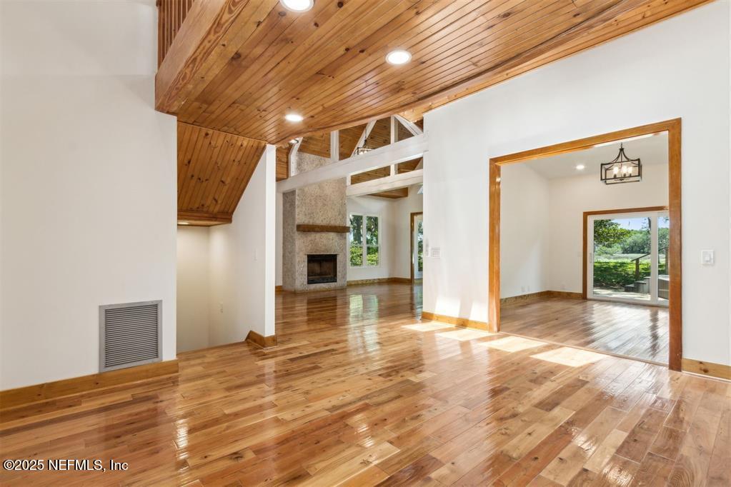 22 BELTED KINGFISHER Road