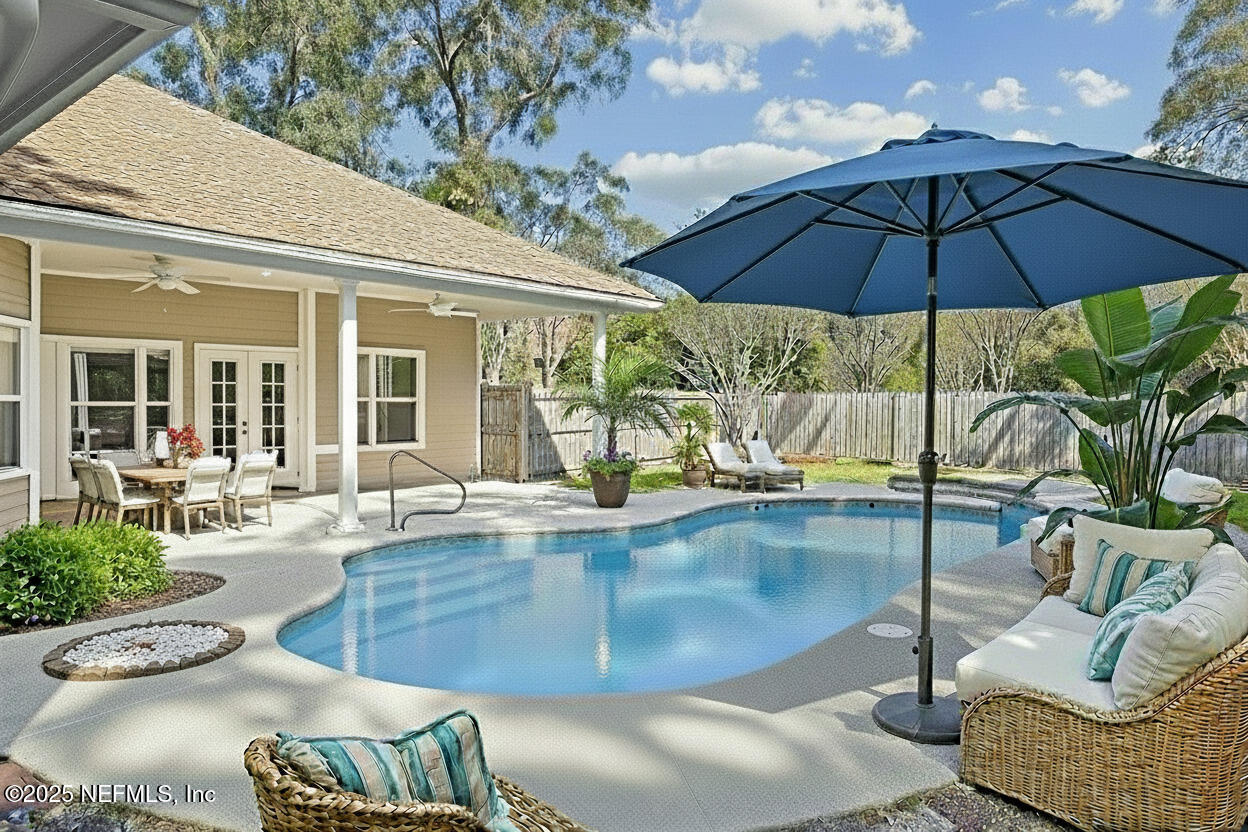 2421 HAWKCREST Drive E, St. Johns