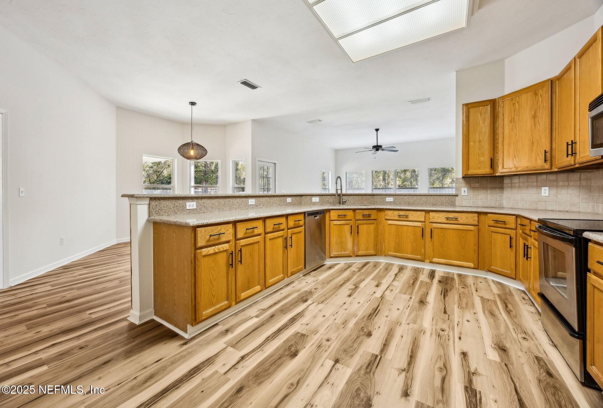 2421 HAWKCREST Drive E, St. Johns