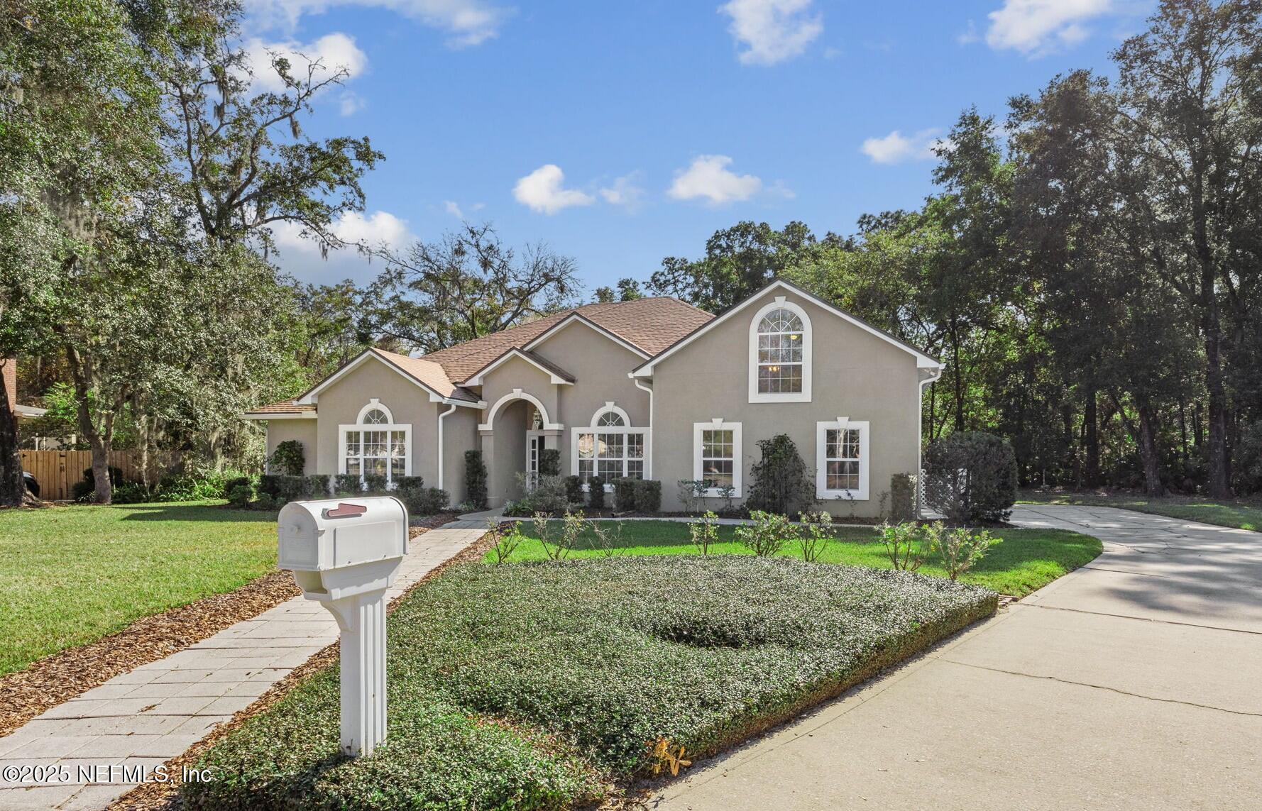 2421 HAWKCREST Drive E, St. Johns