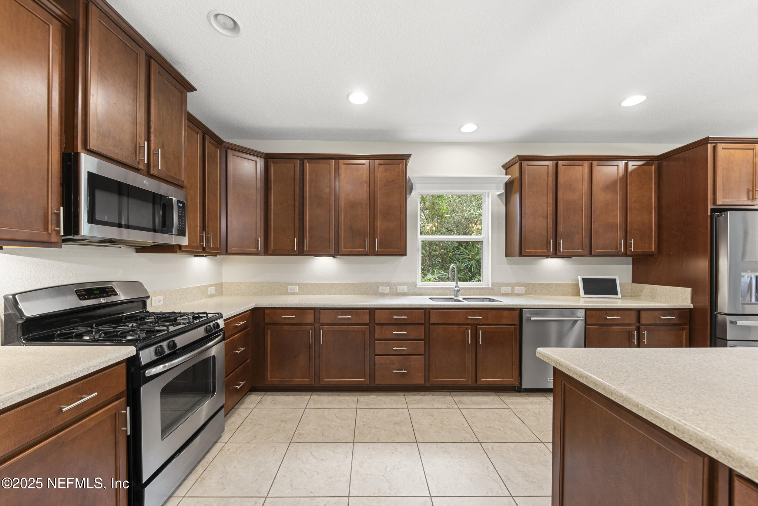 61 TAYLOR RIDGE Avenue