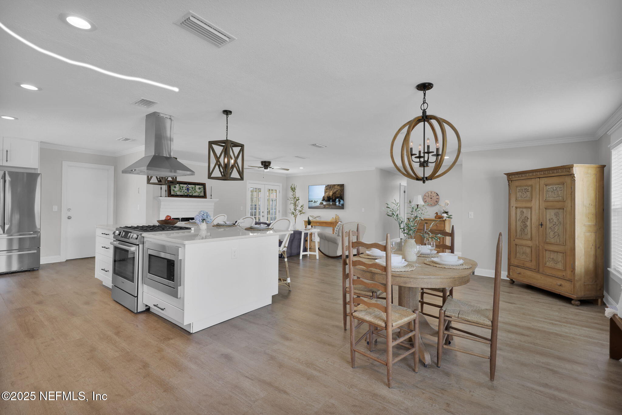 58 DOLPHIN Boulevard E