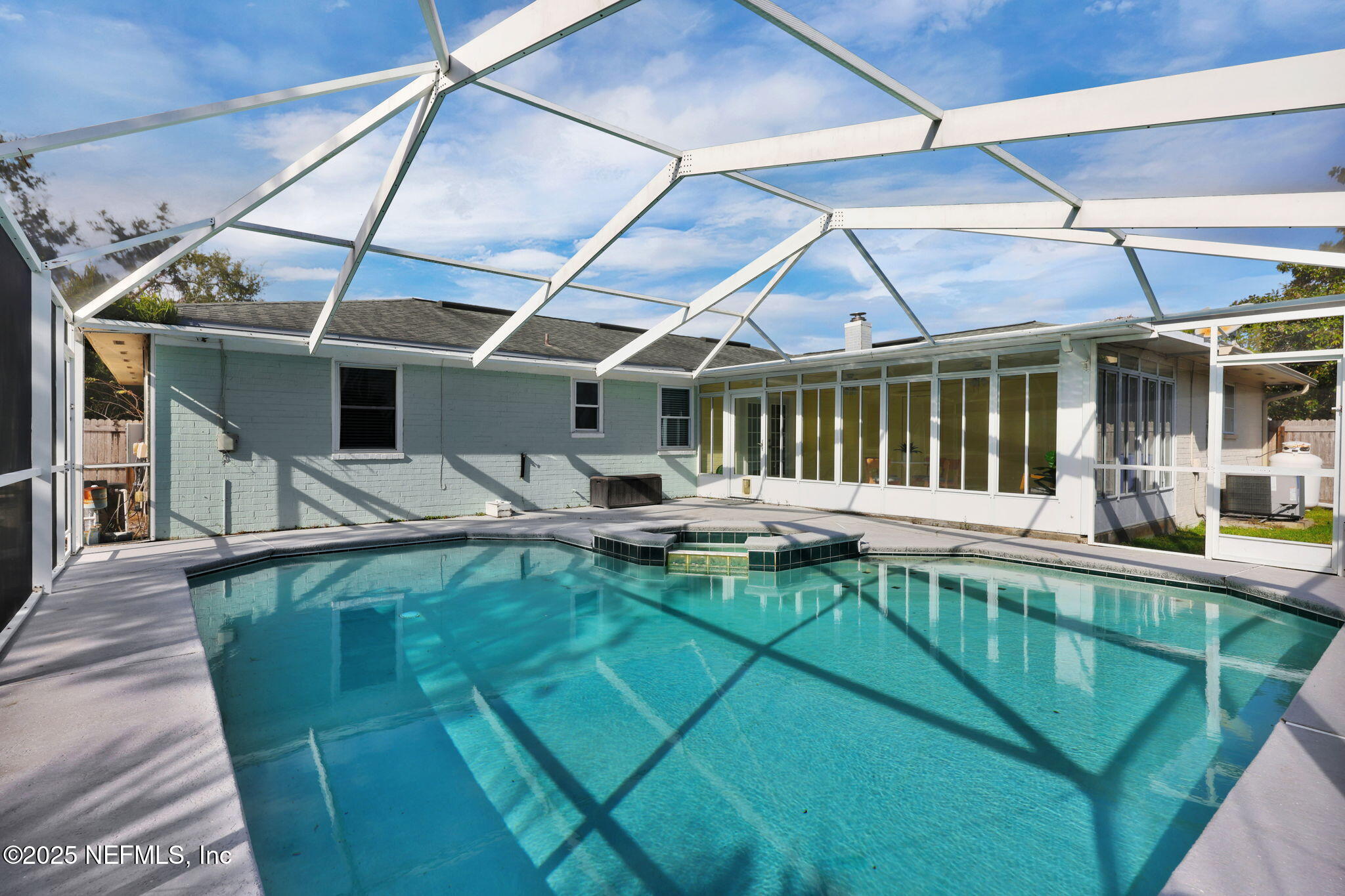 58 DOLPHIN Boulevard E