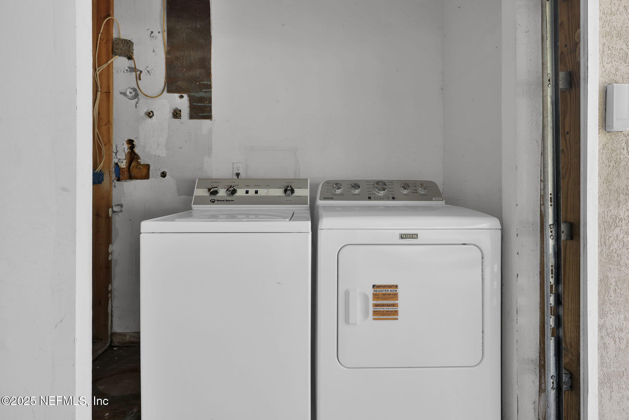 58 DOLPHIN Boulevard E