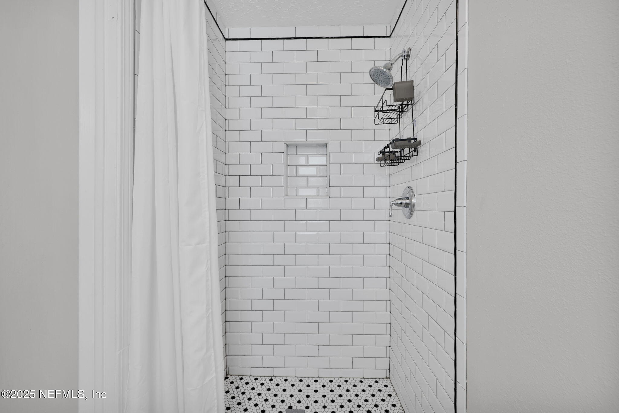 58 DOLPHIN Boulevard E