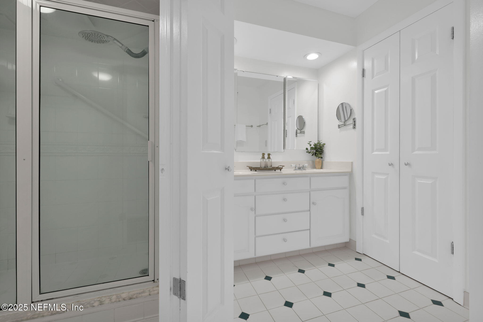 4401 LAKESIDE Drive 1204