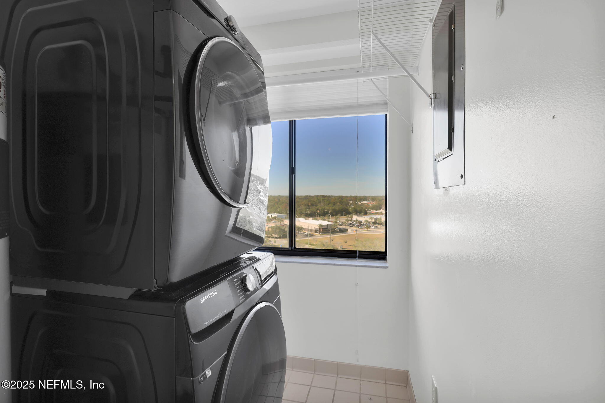 4401 LAKESIDE Drive 1204