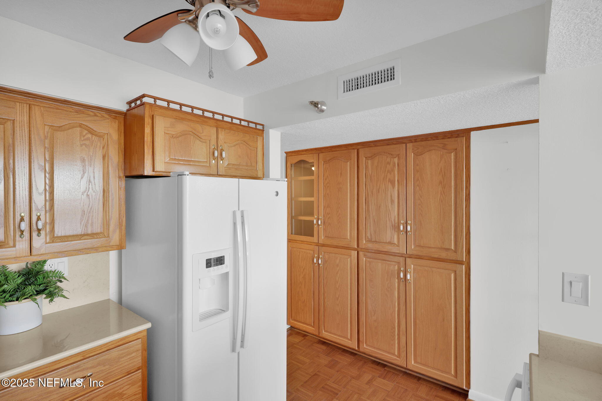 4401 LAKESIDE Drive 1204