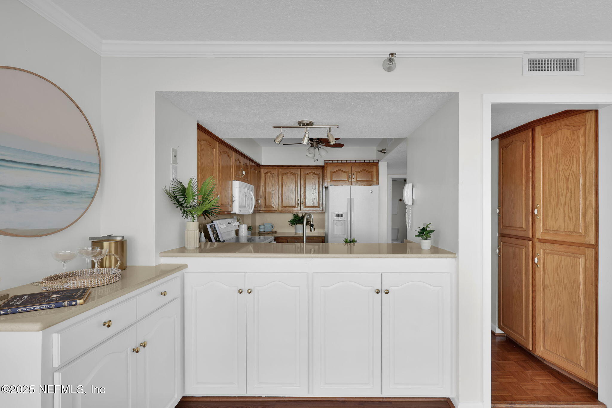 4401 LAKESIDE Drive 1204