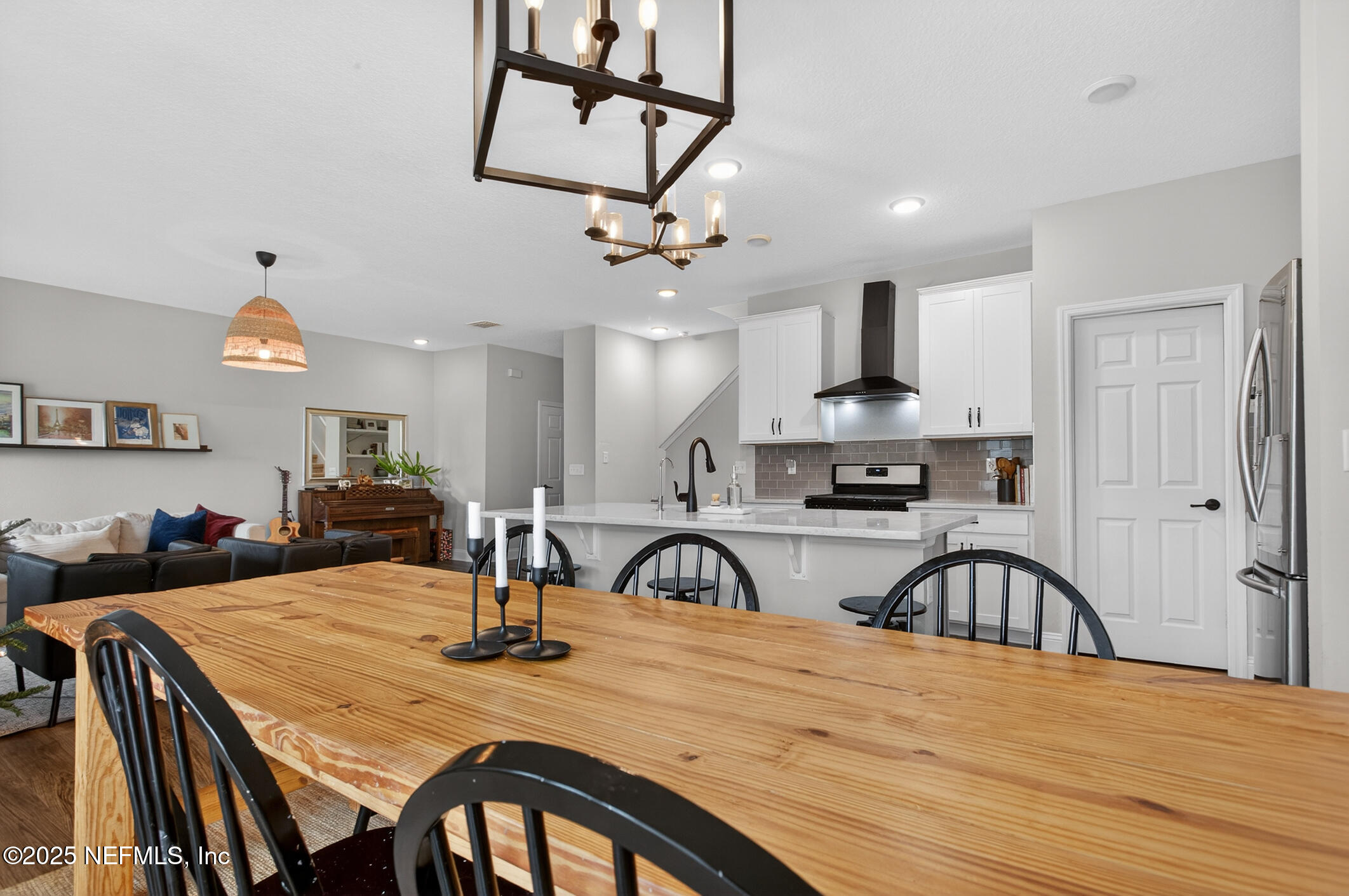 13659 HOLSINGER Boulevard