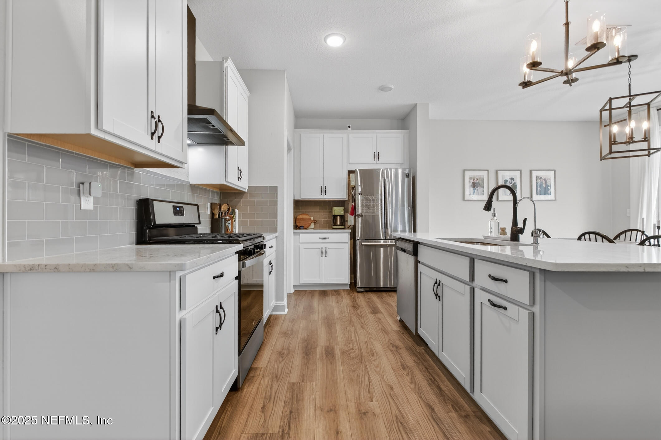 13659 HOLSINGER Boulevard