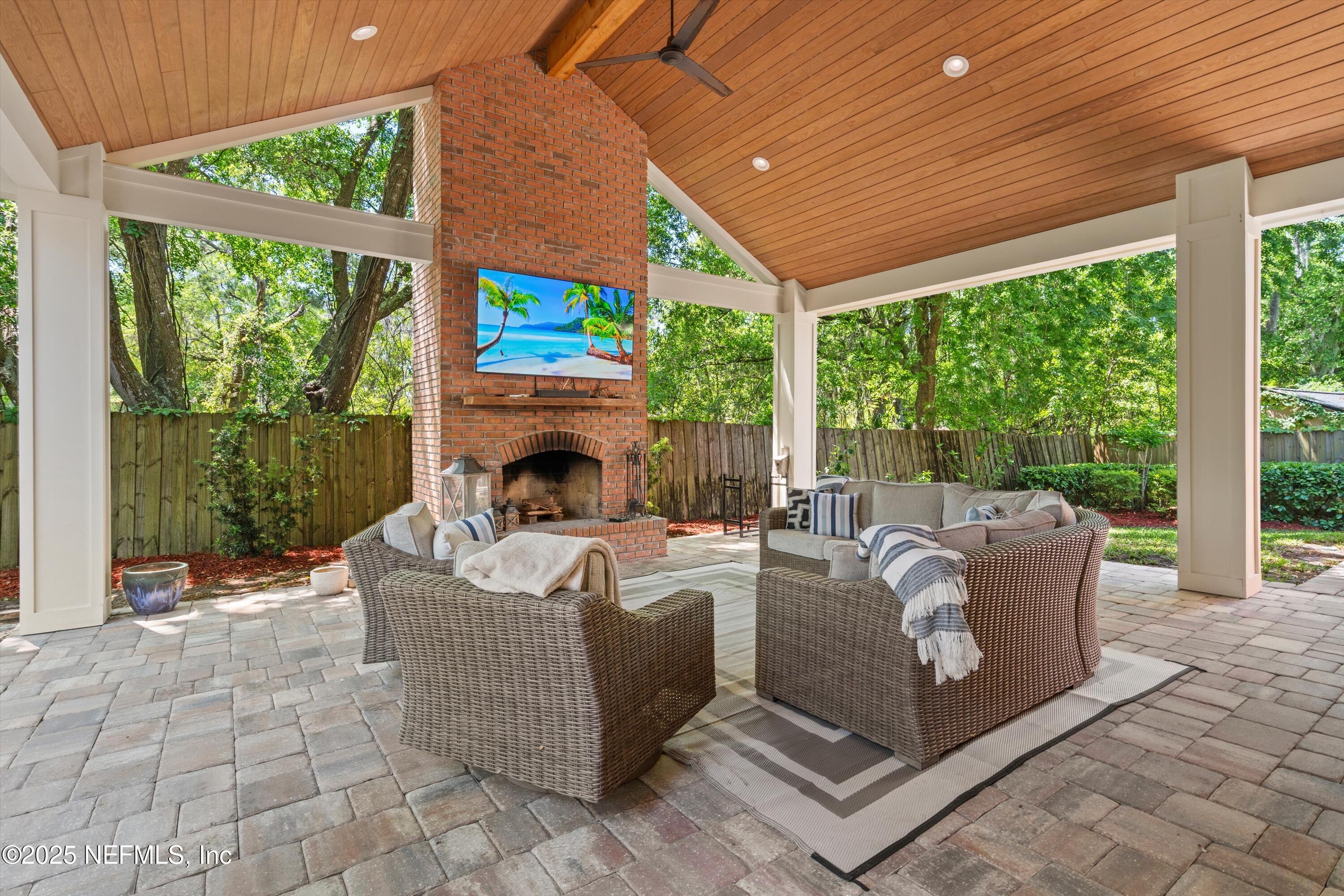 1344 WILLOW OAKS Drive S