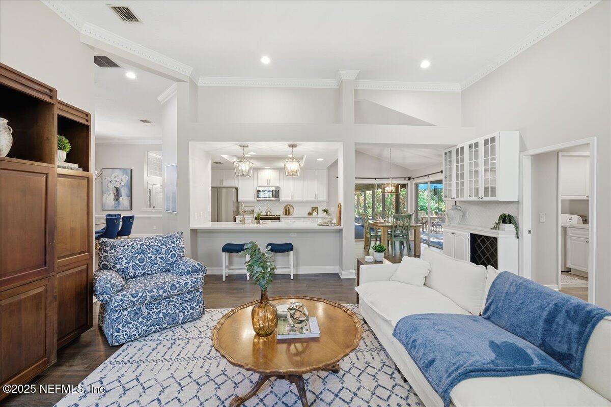 7007 CYPRESS BRIDGE Drive N