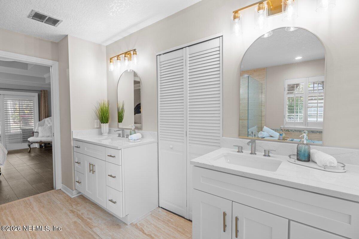 7007 CYPRESS BRIDGE Drive N