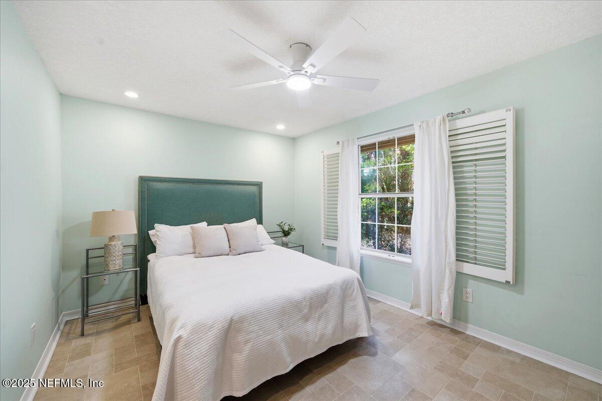 7007 CYPRESS BRIDGE Drive N