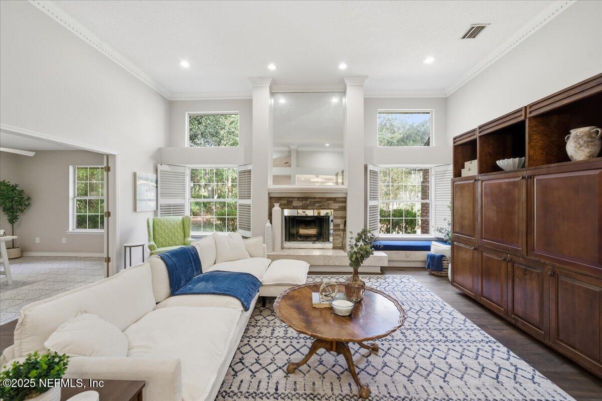 7007 CYPRESS BRIDGE Drive N