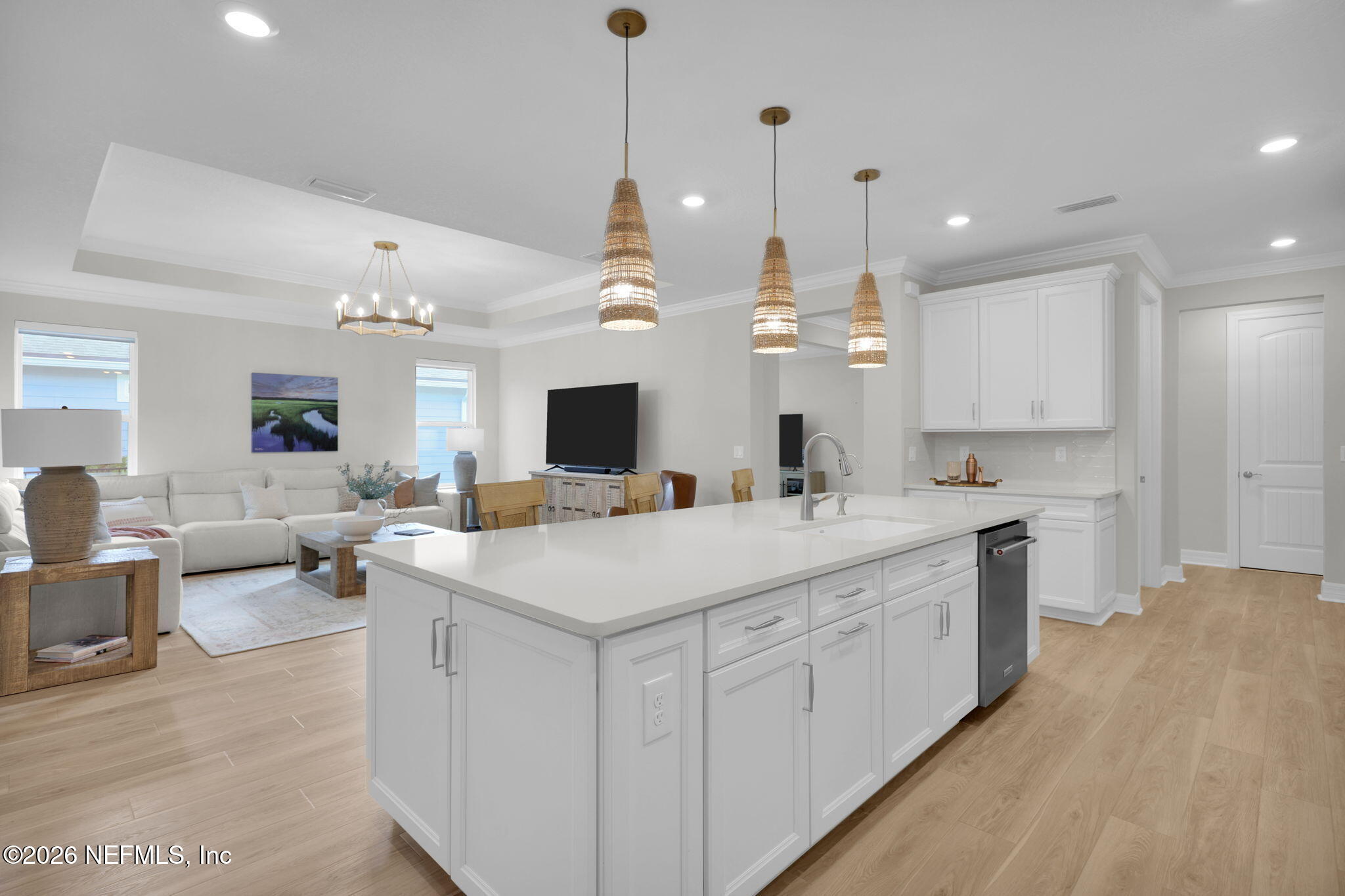 638 CURVED BAY Trail