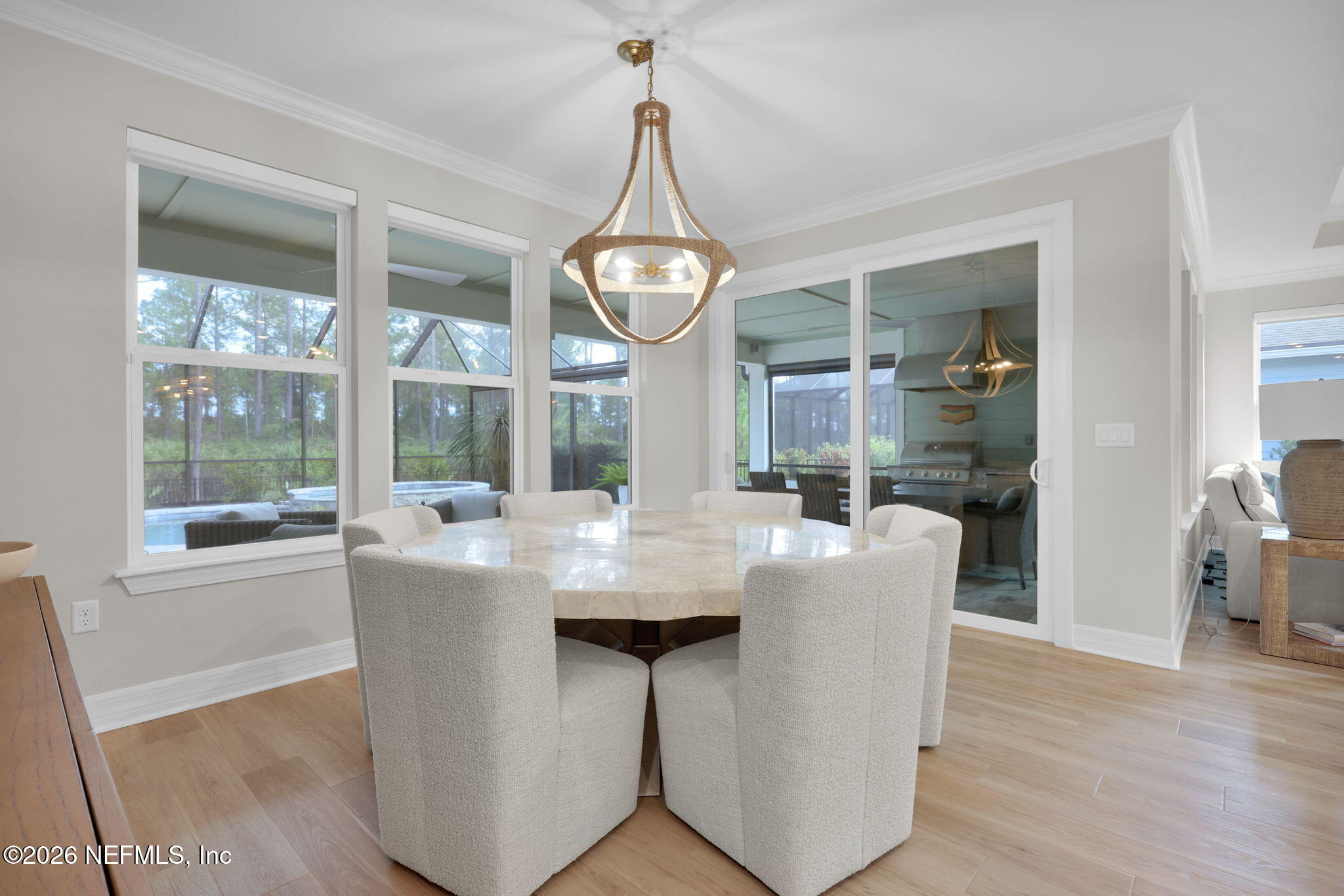 638 CURVED BAY Trail