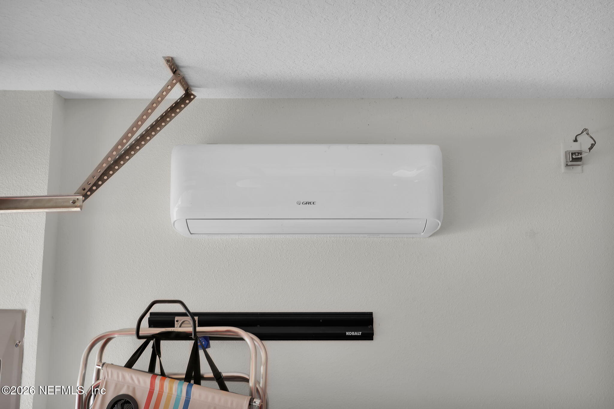 638 CURVED BAY Trail