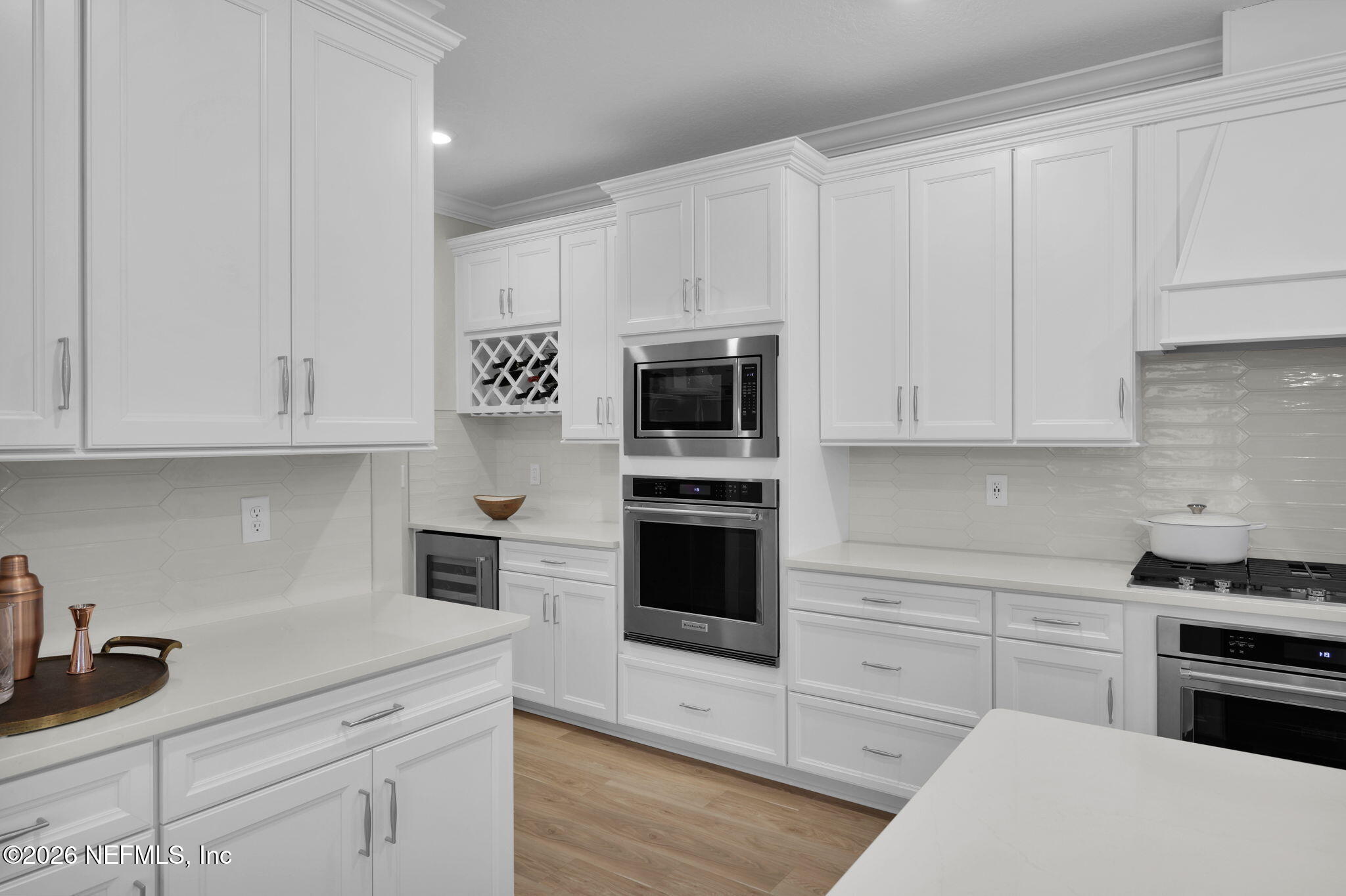 638 CURVED BAY Trail