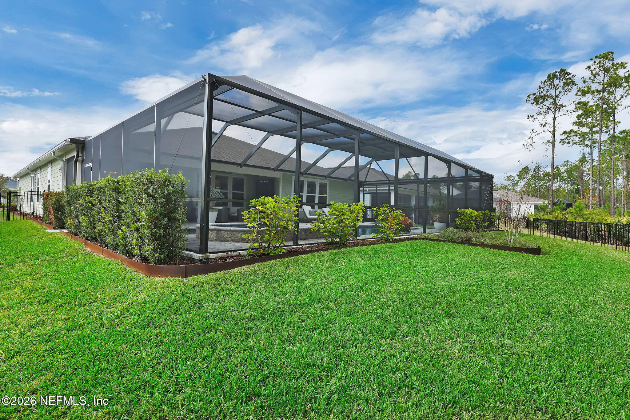 638 CURVED BAY Trail