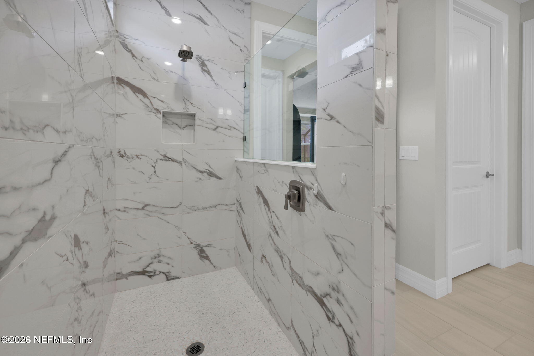 638 CURVED BAY Trail