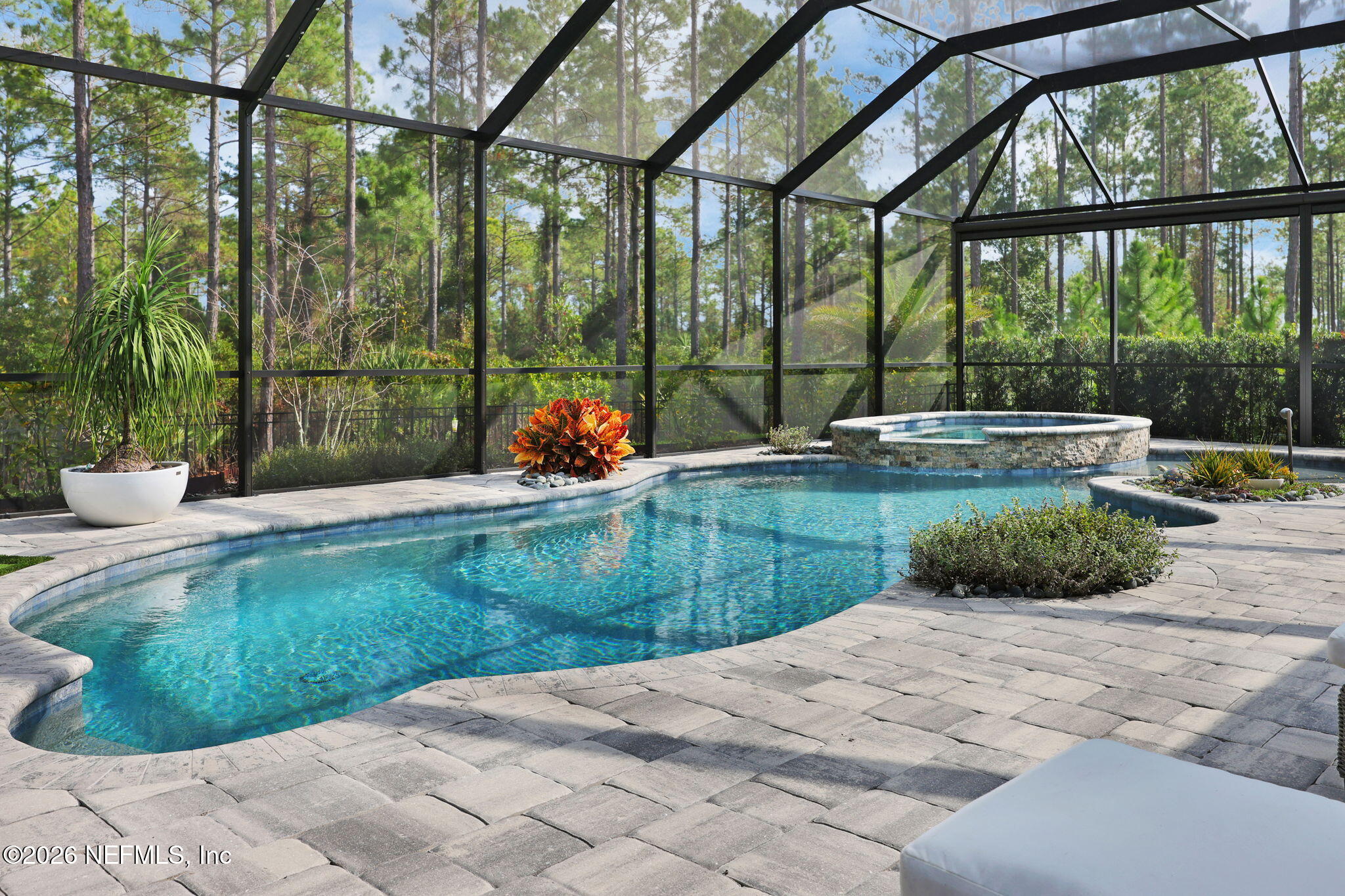 638 CURVED BAY Trail