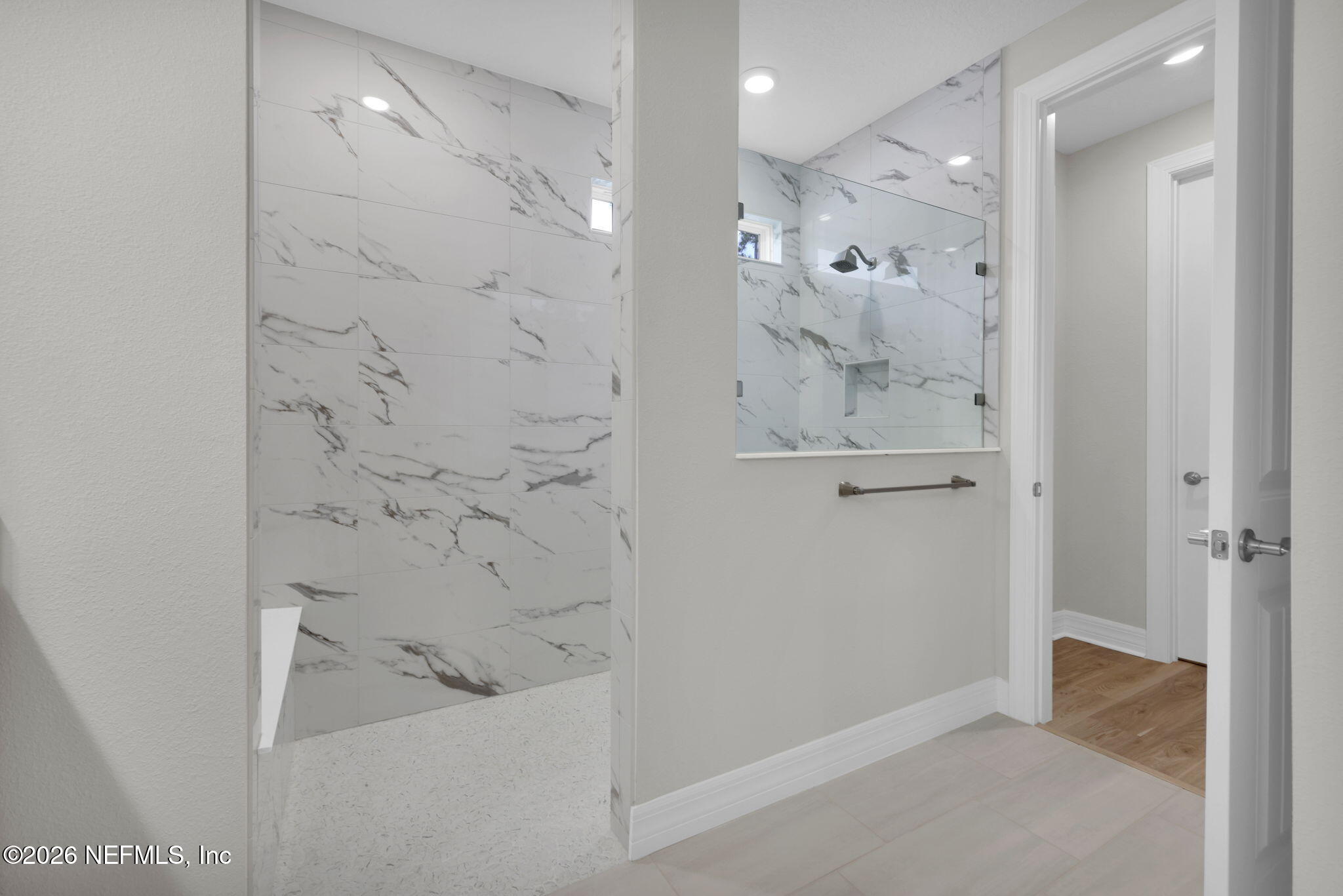 638 CURVED BAY Trail