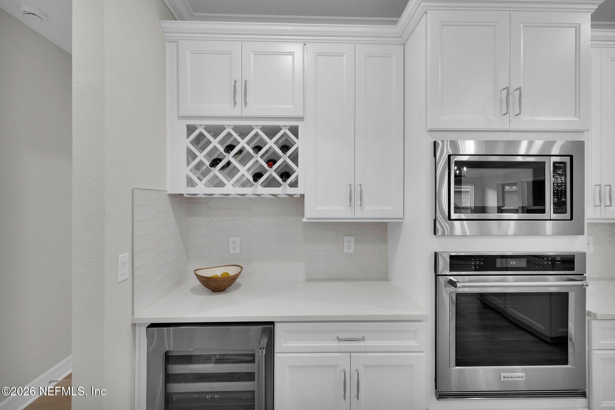 638 CURVED BAY Trail