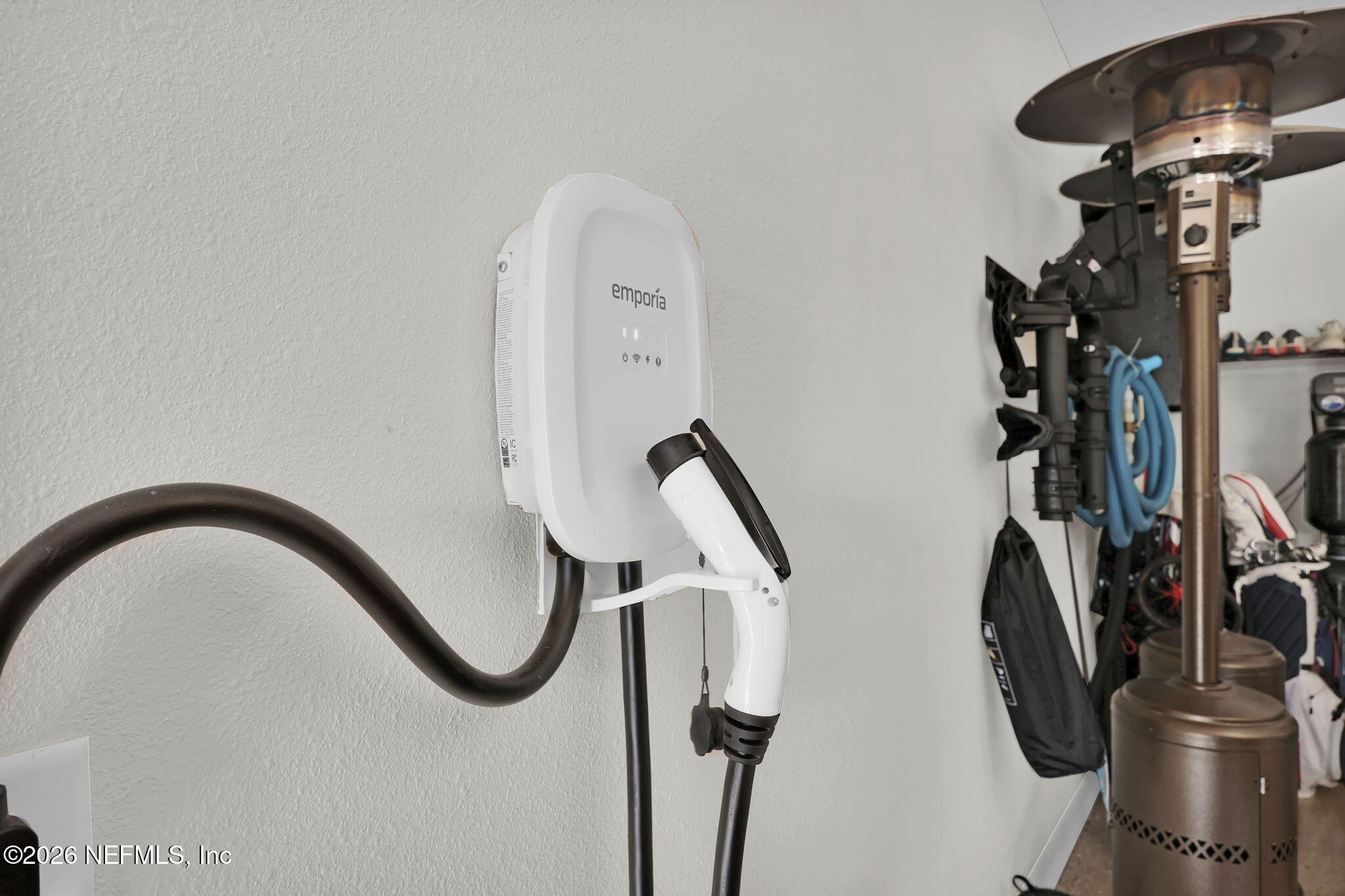 638 CURVED BAY Trail