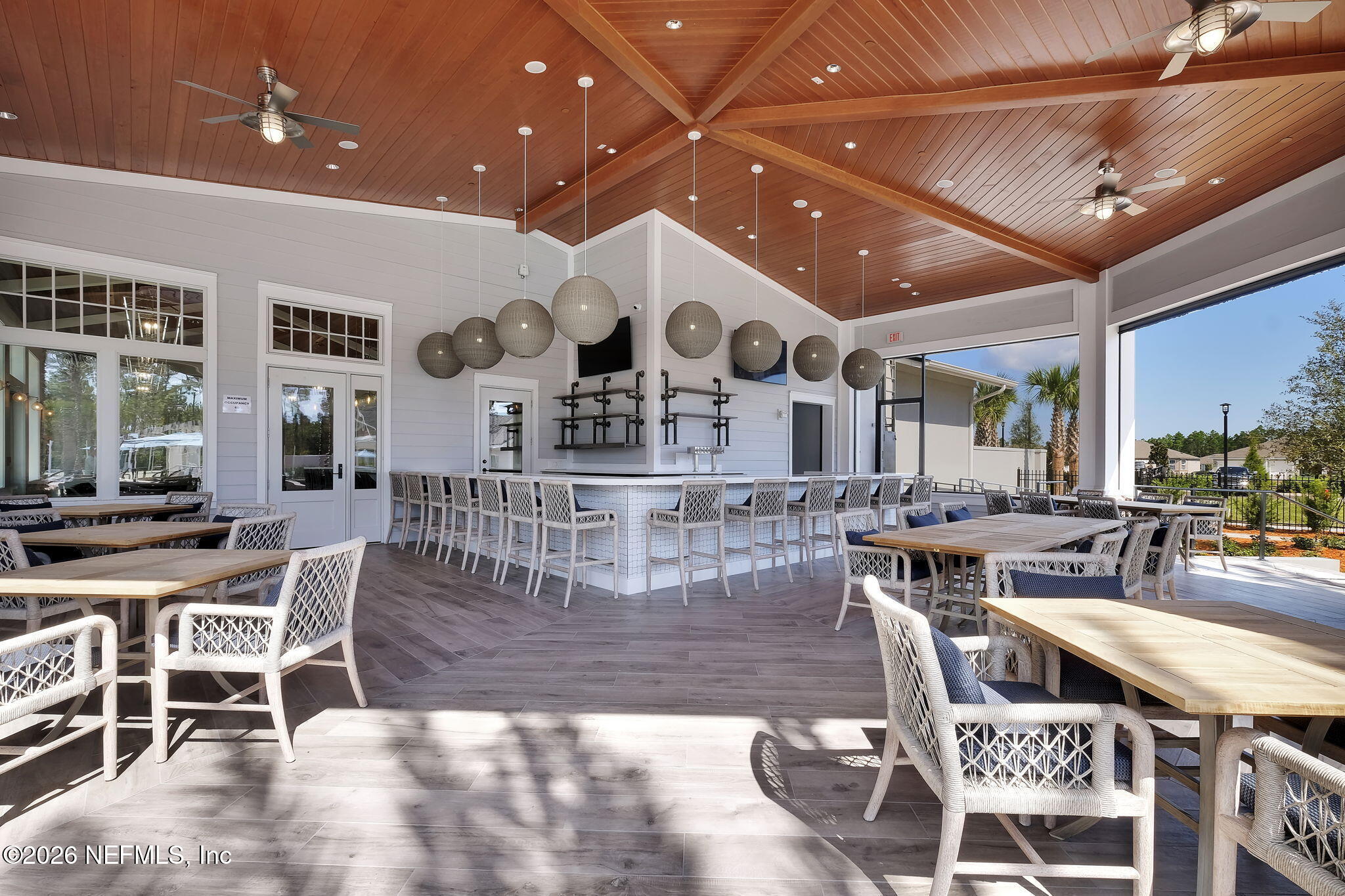 638 CURVED BAY Trail